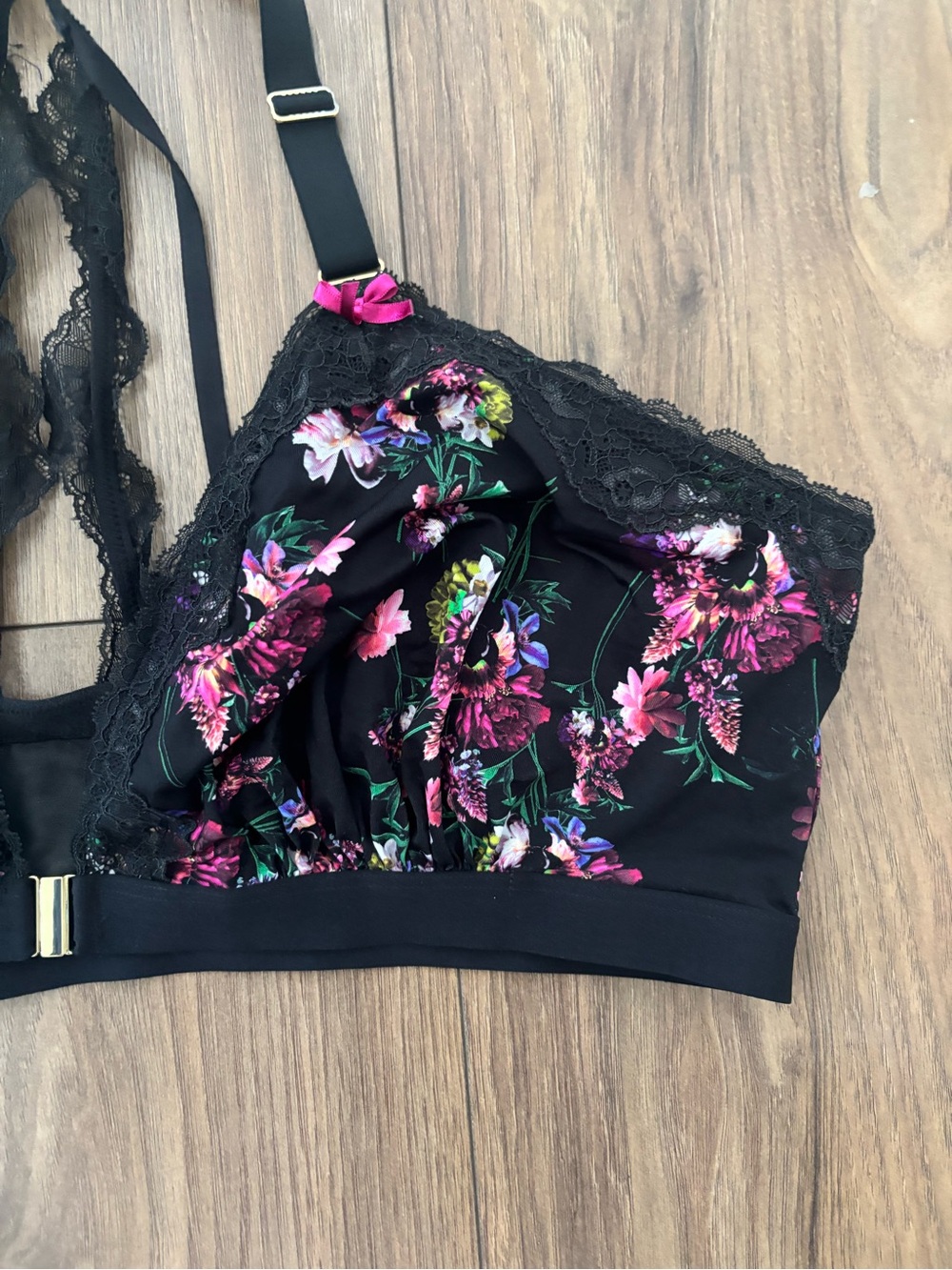 Cacique Floral Printed Front-Close Triangle No-Wire Bra - Picture 8 of 12